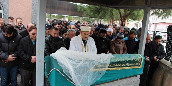 Duvağıyla Uğurlandı