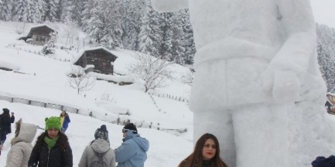 10. Kardan Adam Şenlikleri Renkli Görüntülere Sahne Oldu