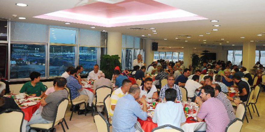 Tuzla Hemşehri Dernekleri Platformu, Darbe Girişimine Karşı Tek Yürek Oldu