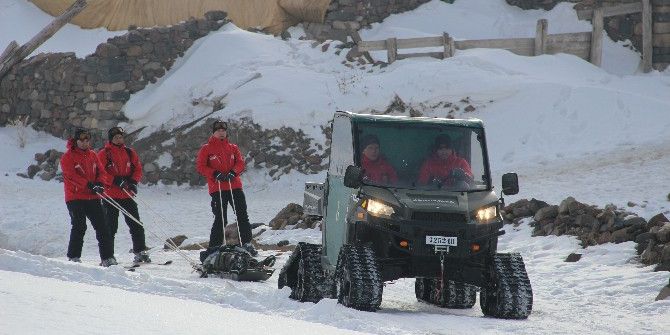 Jak Ekipleri Palandöken’de Hayat Kurtarıyor