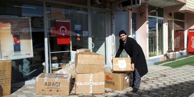 İhh’li Kadınların Ördüğü Kazaklar Suriyeli Çocukları Isıtacak