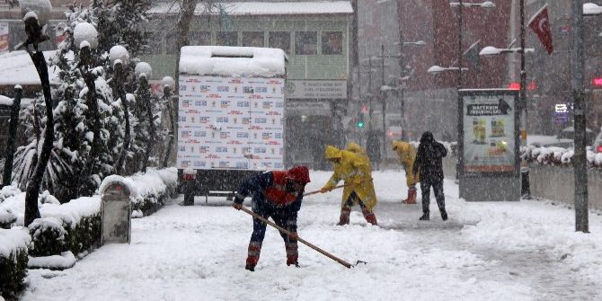 Rize’de Yoğun Kar 346 Köy Yolunu Ulaşıma Kapattı