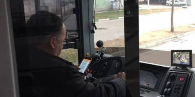 Otobüs Şoförü Direksiyon Başında Oyun Oynadı