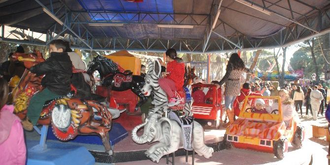 Aydın’da Yarı Yıl Tatili Lunaparkları Doldurdu