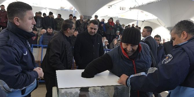 Muratpaşa’da 850 Pazarcı Esnaf Kura Çekti