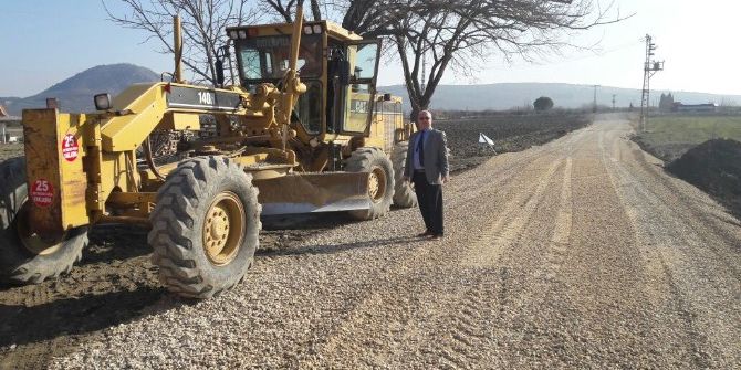 Kırkağaç’ın İki Mahallesinde Asfalt Çalışması Yapılıyor