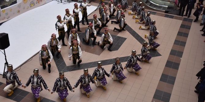 Emıtt’e Halk Dansları Gösterisi