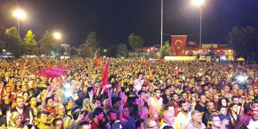 Gençlik Hizmetleri Ve Spor İl Müdürlüğü Demokrasi Nöbetinde