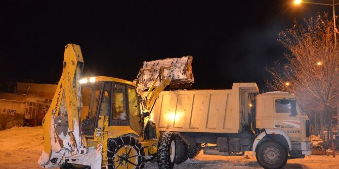 Adilcevaz’da Karla Mücadele Çalışması