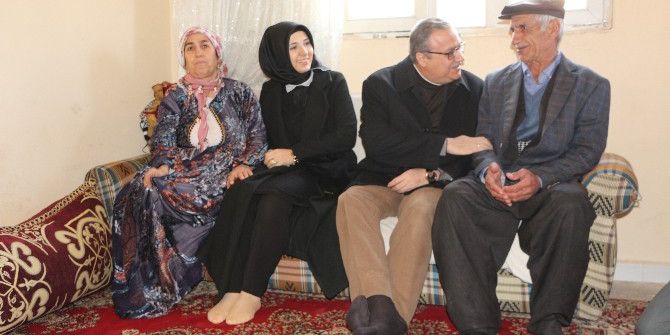 Vali Su, İhtiyaç Sahibi Aileleri Ziyaret Etti