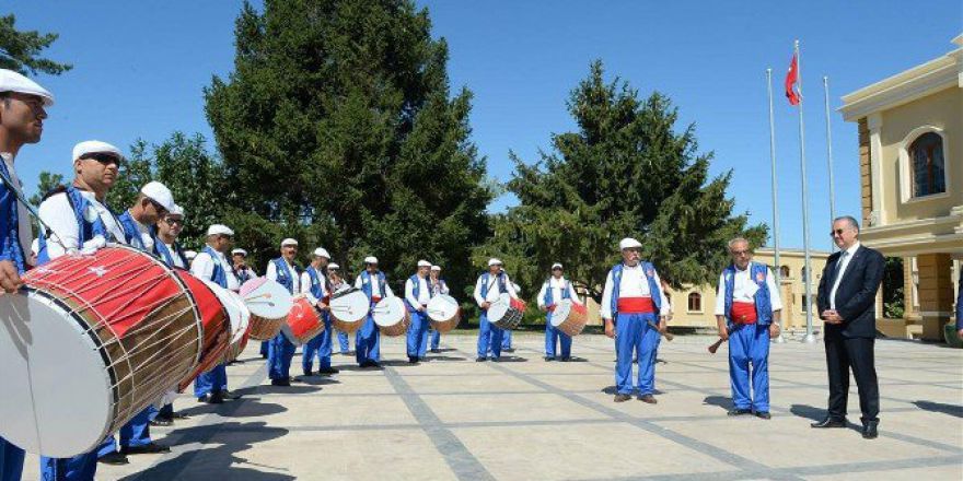 Vali Özdemir’e Kırkpınar Davul Zurna Ekibi’nden Davet Turu