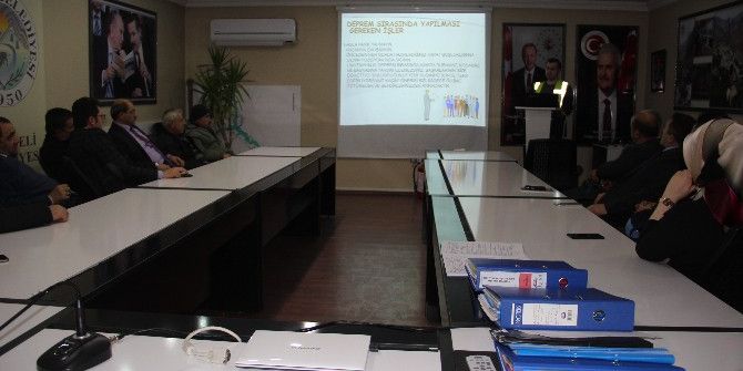 Yusufeli’de Belediye Personeline İş Sağlığı Ve Güvenliği Eğitimi Verildi