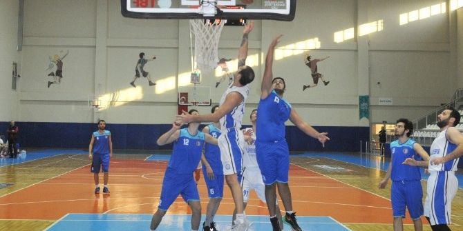 Potada Nilüfer Galibiyeti Sürüyor