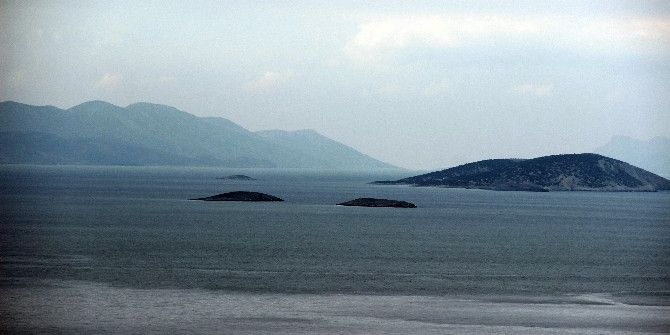 Kardak Kayalıklarında Sesiz Bekleyiş