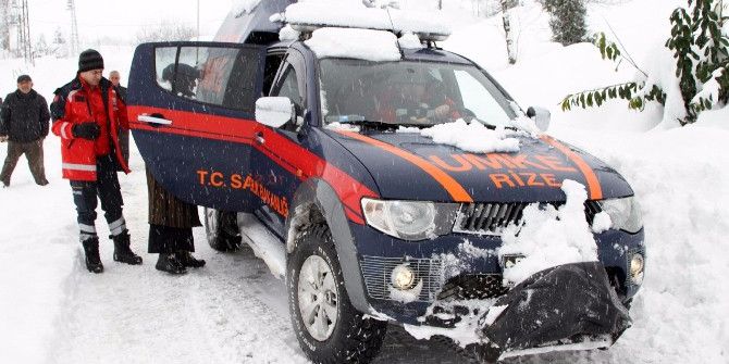 Sağlık Ekiplerinin Karla Mücadelesi