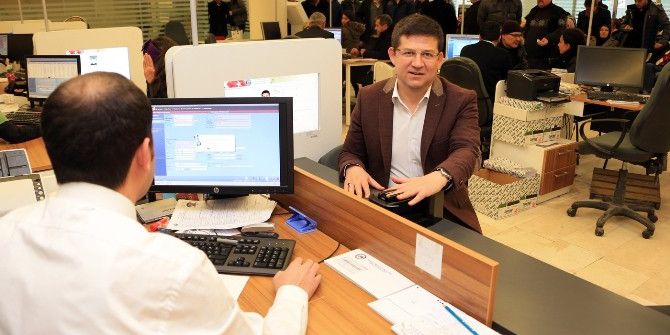 Başkan Subaşıoğlu Yeni Kimlik Kartı Başvurusunu Yaptı