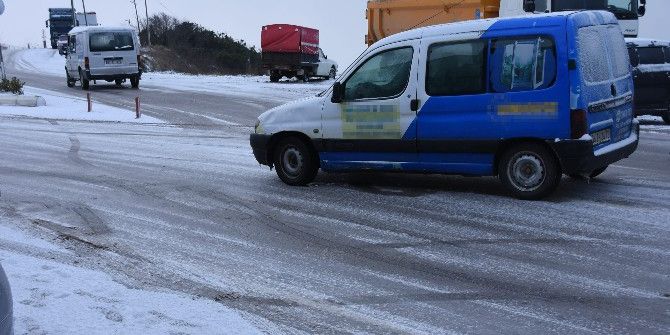Sinop Yollar Buz Pistine Döndü