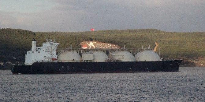 Dev Tanker Boğazı Kapattı