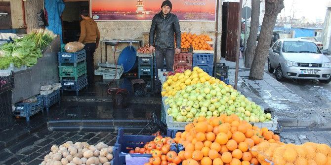Soğuk Havalar Meyve Sebze Fiyatlarını Attırdı