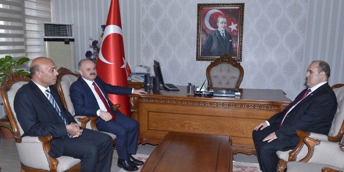 Vali Çakacak’tan Tarsus Kaymakamı Ünal’a “Hayırlı Olsun” Ziyareti