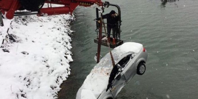 Kar Yağışı Beraberinde Kazaları Getirdi