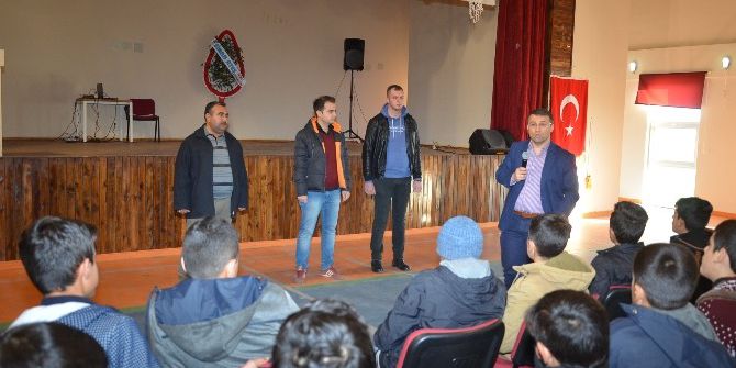 Kaymakam Ömer Çimşit Teog Sınavında Dereceye Giren Öğrencilerle Bir Araya Geldi