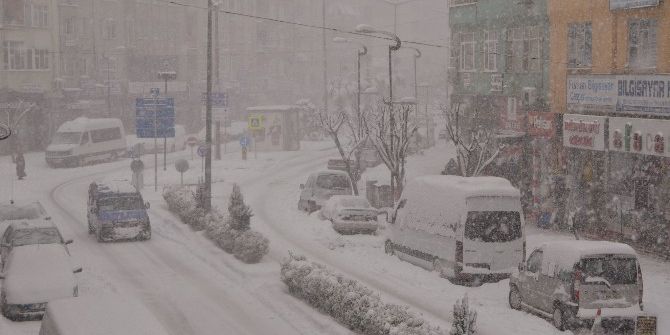 Bafra’da Kar Ve Buzlanma Hayatı Olumsuz Etkiledi