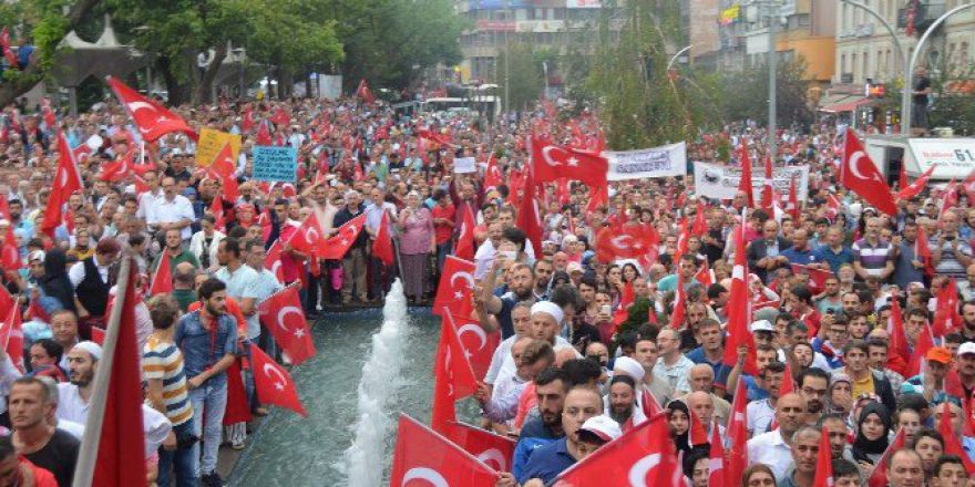 Trabzon’da “Milli İradeye Ve Demokrasiye Sahip Çık Yürüyüşü"