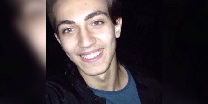 Kaza Yapan Motosiklete Vurmamak İçin Bariyerlere Çarptı