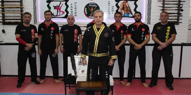 Escrima Sporcuları Londra’da Yapılacak Şampiyonaya Hazırlanıyor