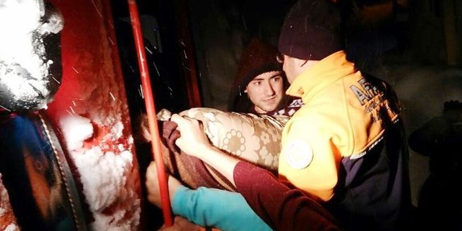 Karda Mahsur Kalan Hastaları Afad Ve Umke Ekipleri Kurtardı