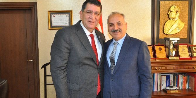 Antalya Esob Başkanı Dere, Başkan Dinçer’i Fuara Davet Etti