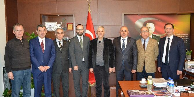 Aydınlılar Eğitim Dayanışma Ve Kültür Derneği’nden Başkan Toyran’a Ziyaret