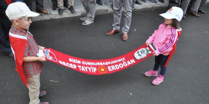 Karslılar Demokrasi Nöbetinde Sokakları Doldurdu