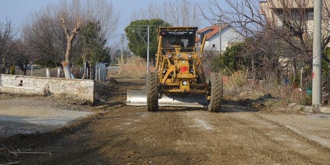 Avşar Ve Irlamaz’ın Yolları Bakımdan Geçirildi