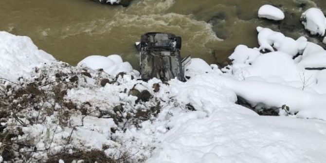 Giresun’da Trafik Kazası: 1 Ölü, 2 Yaralı