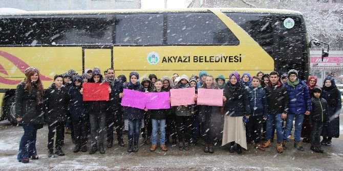 Öğrencilere Başkan Akcan’dan Sinema Hediyesi