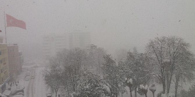 Samsun’daki Yoğun Kar Ve Tipi Hem Çile Hem Eğlence Oldu