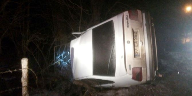 Yoldan Çıkan Otomobil Takla Attı