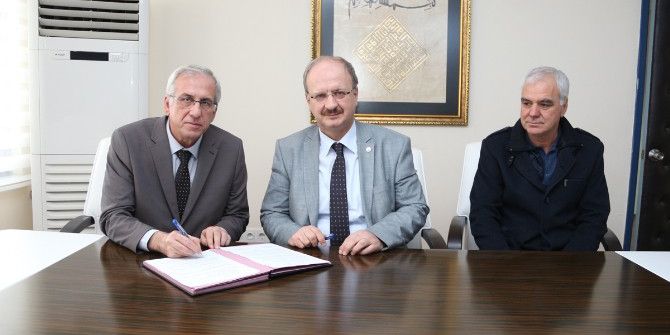 Nevvar Salih İşgören Vakfı’ndan 80 Öğrenciye Burs