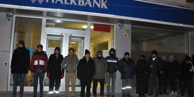 Bu Kuyruk Bildiğiniz Kuyrukta Beklemeleri Unutturacak