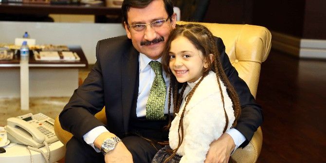 Suriyeli Bana Alabed, Başkan Ak’ı Ziyaret Etti