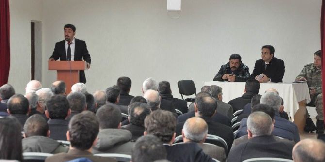 Çaldıran’da Muhtar Ve Kurum Amirleri İle İstişare Toplantısı