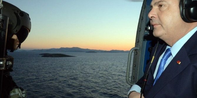 Yunan Savunma Bakanından Kardak’a Çelenk