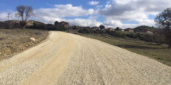 Mahallelerin Yolları Yapılıyor