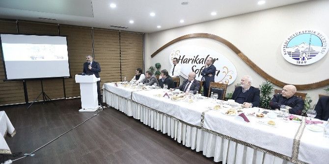 Başkan Çelik: "Saldırılara Rağmen Dimdik Ayaktayız"