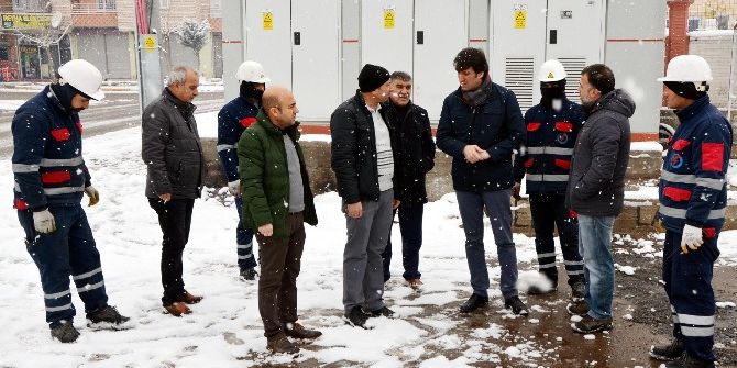 Dicle Elektrik’te Kış Mesaisi Sürüyor