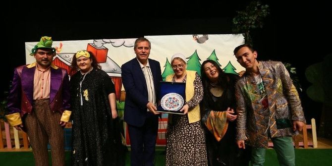 ’Ihlamur Teyze Mikroba Karşı’ İsimli Tiyatro Oyunu Kütahya’da Da Sahnelendi