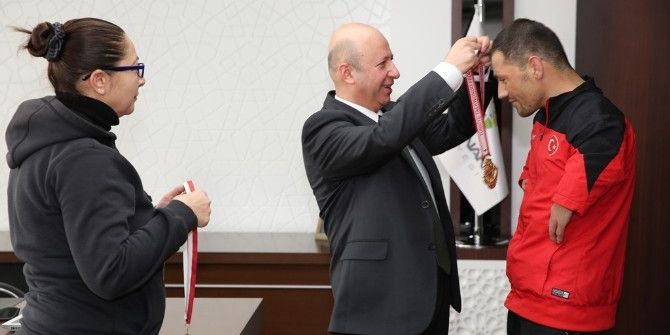 Başkan Çolakbayrakdar, “Başarı Yolunda Engel Yoktur”