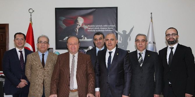 Aydınlılar Derneği Yeni Yönetiminden Başkan Özakcan’a Ziyaret